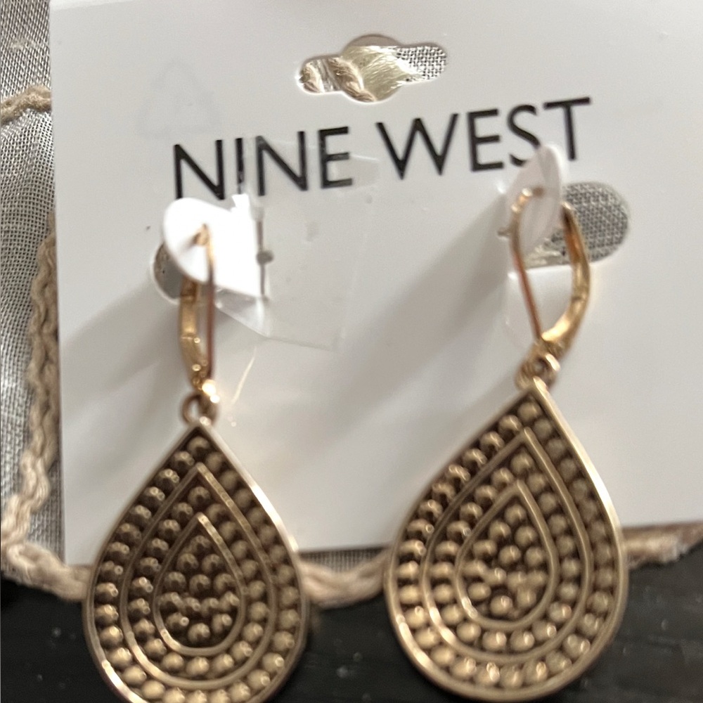 ❤️5 for$15 Nine West Intricate Gold Teardrop Earrings